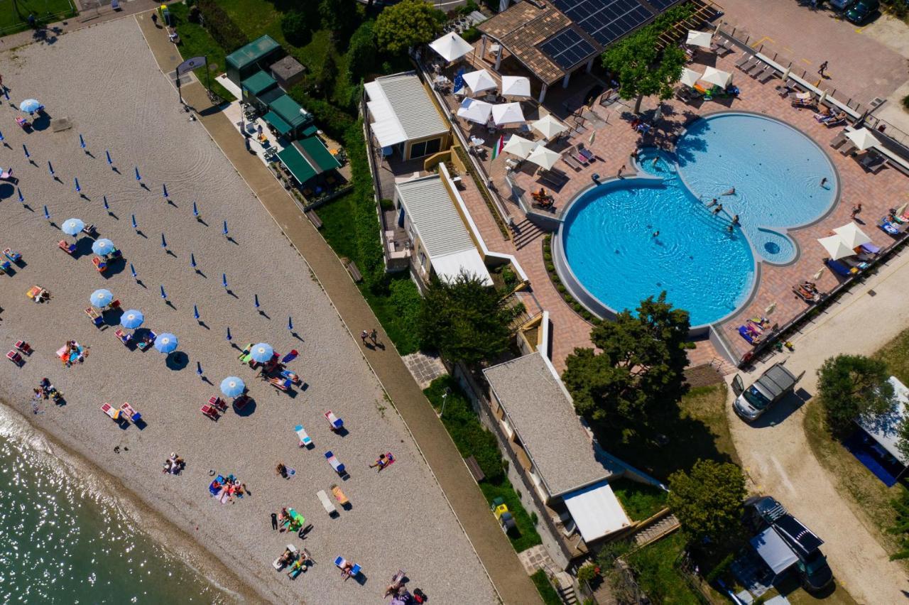 Camping Bergamini Hotel Peschiera del Garda Bagian luar foto