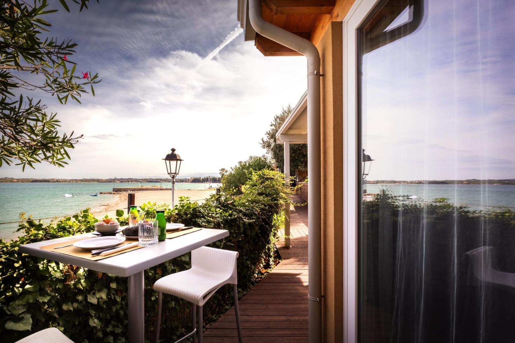 Camping Bergamini Peschiera del Garda Bagian luar foto