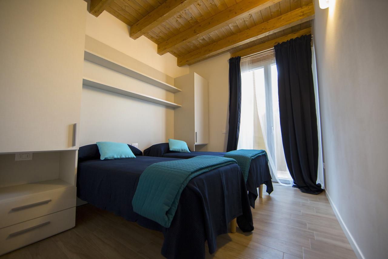 Camping Bergamini Peschiera del Garda Bagian luar foto